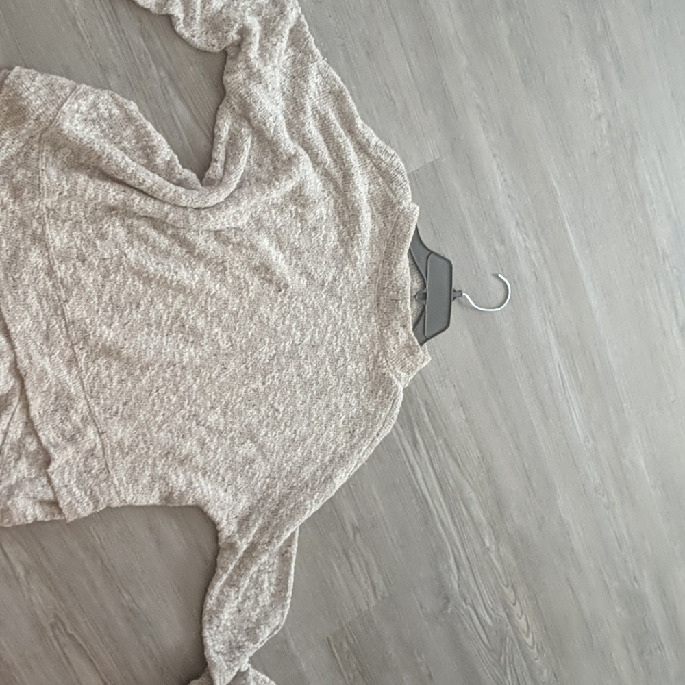American eagle sweater
